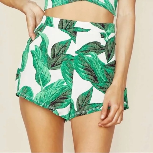 Show Me Your MuMu Pants - Show Me Your Mumu Martine Short in Palm Palm Stretch